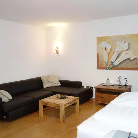 Tolstov-hotels Large 3 With Balcony * Meerbusch