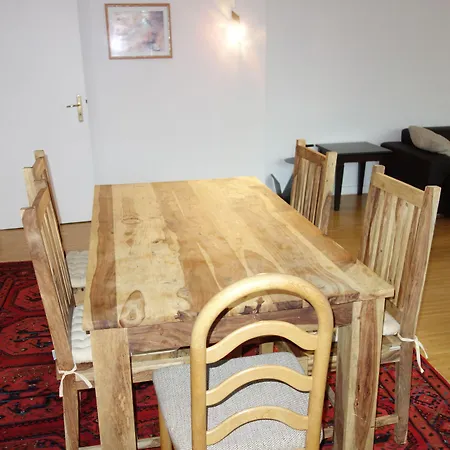 Tolstov-hotels Large 3 With Balcony Apartament *