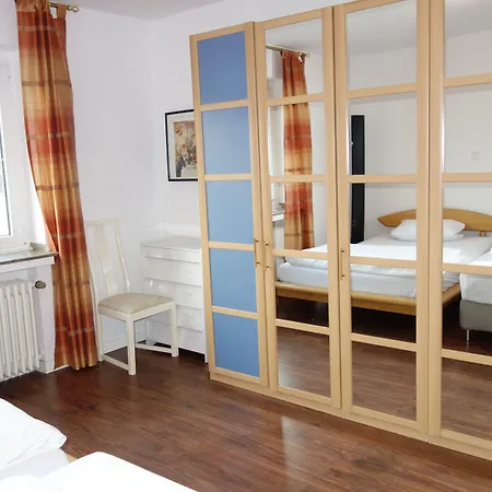 Tolstov-hotels Large 3 With Balcony Apartament *