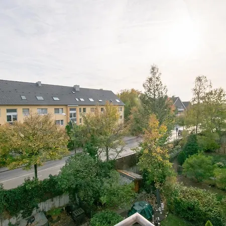Tolstov-hotels Large 3 With Balcony Apartment